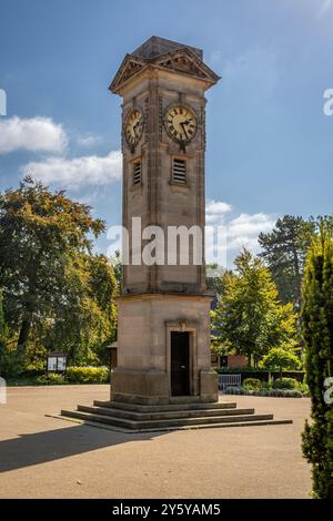 Torre dell'orologio a Jephson Gardens, Leamington Spa, Warwickshire, Regno Unito. Foto Stock