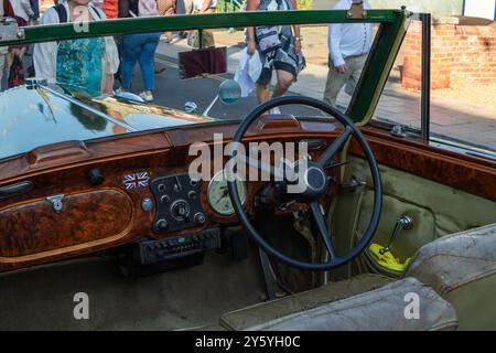 Sheringham, Norfolk, Regno Unito - 21 SETTEMBRE 2024: Foto interna della carta classica britannica d'epoca durante il fine settimana degli anni '1940 Foto Stock