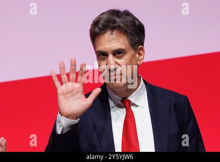 Liverpool, Regno Unito. 23 settembre 2024. Ed Miliband, Segretario di Stato per la sicurezza energetica e Net Zero, tiene il suo discorso alla Conferenza del Partito Laburista di Liverpool. Crediti: Karl Black/Alamy Live News Foto Stock