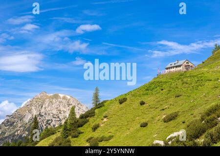 Suedwandhuette, rifugio South Face sulle montagne di Dachstein vicino a Ramsau, Stiria, Austria Foto Stock