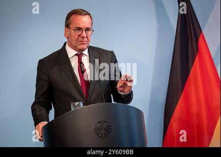 Berlino, Germania. 23 settembre 2024. Boris Pistorius (SPD), ministro federale della difesa, tiene una conferenza stampa in occasione della seconda conferenza specialistica sulle infrastrutture presso il Ministero della difesa. Crediti: Fabian Sommer/dpa/Alamy Live News Foto Stock