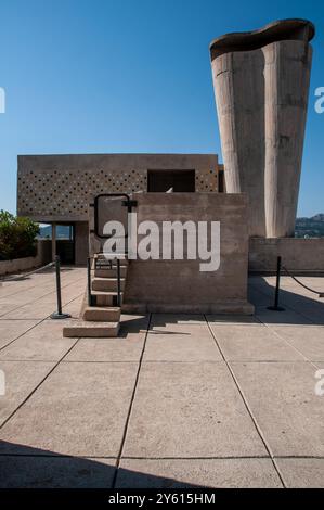 Sulla terrazza dell'Unité d'Habitation de Marseille di le Corbusier, nota anche come Cité Radieus France Foto Stock