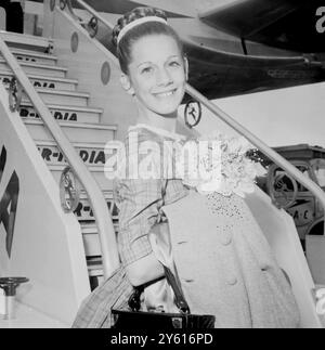 PRIMA BABY BALLERINA AMERICANA CLAUDIA CRAVEY BALLET / 17 LUGLIO 1960 Foto Stock