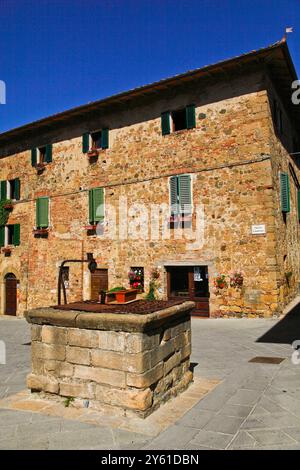 Il complesso medievale di Monticchiello. Siena, Val d'Orcia, Toscana. Italia Foto Stock