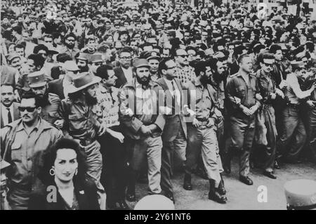 ESPLOSIONE DELLA NAVE DELLE VITTIME DEI FUNERALI A L'AVANA FIDEL CASTRO CON OTH 10 MARZO 1960 Foto Stock