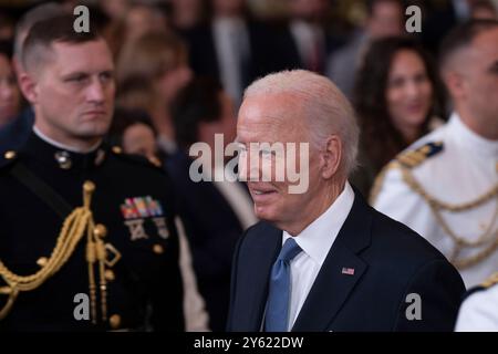 Il presidente degli Stati Uniti Joe Biden lascia la cerimonia di benvenuto a Gotham F.C. alla Casa Bianca di Washington, DC, per celebrare la loro stagione di campionato 2023, il 23 settembre 2024. Crediti: Chris Kleponis/CNP/MediaPunch Foto Stock