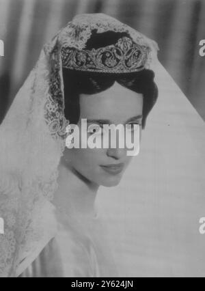 PRINCIPESSA MARIA FRANCESCA DI BORBONE PARMA NEL SUO ABITO DA SPOSA IL 6 GENNAIO 1960 Foto Stock