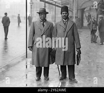 Conferenza dell'India alla camera dei Lord. Il dottor Bhimrao Ramji Ambedkar e il signor R. Mohammed Zafarullah Khan. 21 novembre 1932 Foto Stock