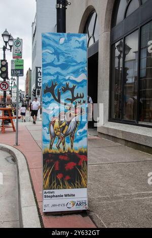 Murale di caribù Year of the Arts in Water Street nel centro di St. John's, Newfoundland & Labrador, Canada Foto Stock