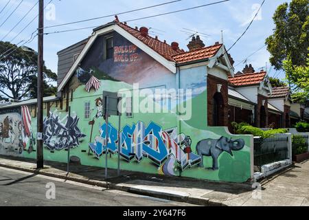 Foto generali di Newtown, Sydney che mostrano murales di Street art, Sydney. Foto Stock