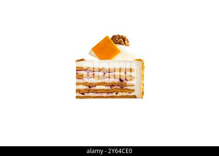 Fetta di torta a strati con glassa al formaggio e ripieno di frutti di bosco, deliziosa torta al miele Foto Stock