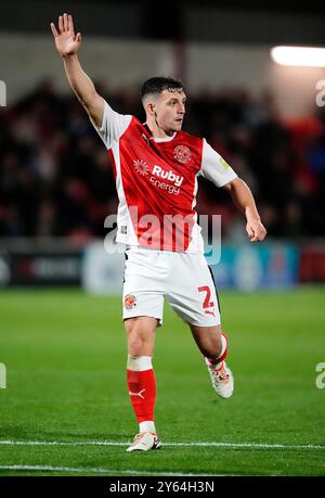 Carl Johnston dei Fleetwood Town durante la partita della Sky Bet League Two all'Highbury Stadium di Fleetwood. Data foto: Lunedì 23 settembre 2024. Foto Stock