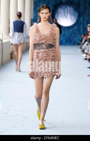 Milano, Italia. 22 settembre 2024. HUI Primavera/Estate 2025 Runway durante la settimana della moda di Milano del 2024 settembre - Milano, Italia 22/09/2024 credito: dpa/Alamy Live News Foto Stock