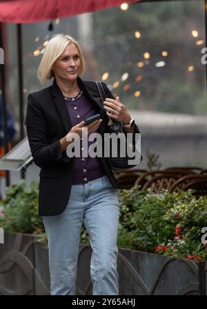 Londra, Regno Unito. 24 settembre 2024. Jenni Falconer è visto lasciare Global radio Credit: Richard Lincoln/Alamy Live News Foto Stock