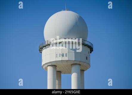 Radarturm, Flughafen Tempelhof, Tempelhof, Berlino, Deutschland Foto Stock