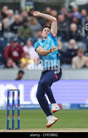 Matthew Potts dell'Inghilterra consegna il pallone durante la terza partita internazionale del Metro Bank One Day Inghilterra vs Australia al Seat Unique Riverside, Chester-le-Street, Regno Unito, 24 settembre 2024 (foto di Mark Cosgrove/News Images) a Chester-le-Street, Regno Unito, il 24/9/2024. (Foto di Mark Cosgrove/News Images/Sipa USA) Foto Stock