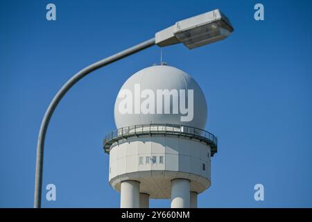 Radarturm, Flughafen Tempelhof, Tempelhof, Berlino, Deutschland *** radar tower, Tempelhof, Berlino, Germania Foto Stock