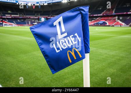 Parigi, Francia. 23 agosto 2024. Illustrazione del logo ufficiale della Ligue 1 McDonald's durante la partita di calcio della Ligue 1 tra Paris Saint-Germain e Montpellier HSC il 23 agosto 2024 allo stadio Parc des Princes di Parigi, Francia - foto Matthieu Mirville/DPPI Credit: DPPI Media/Alamy Live News Foto Stock