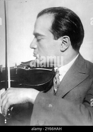 Il violino rubato restituì M Bronislaw Huberman, il violinista polacco il cui Stradivarins del valore di £ 20.000 fu rubato, fu restituito il 18 agosto 1924 Foto Stock