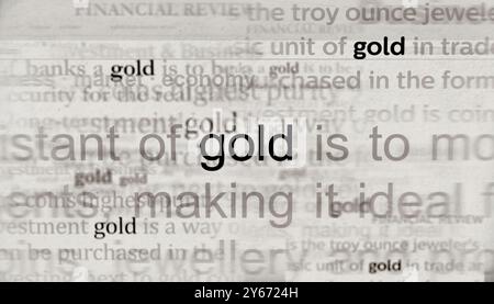 Notizie principali sugli investimenti in Gold Savings sui media internazionali. Concetto astratto di titoli di notizie su display rumorosi. Illustrazione 3d con effetto glitch TV. Foto Stock