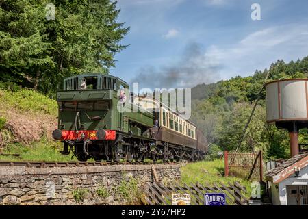 La GWR '1366' 0-6-0 No. 1369 arriva a Norchard High Level sulla Dean Forest Railway Foto Stock