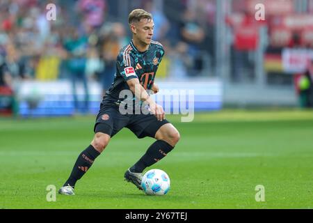 Brema, Germania. 21 settembre 2024. firo : 21.09.2024, calcio, calcio, 1. Campionato, 1. Bundesliga, stagione 2024/2025, SV Werder Brema SVW - FCB FC Bayern Monaco Muenchen Joshua Kimmich del FC Bayern Monaco gioca la palla azione individuale Credit: dpa/Alamy Live News Foto Stock