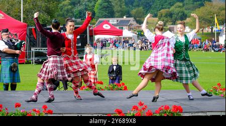 Danza delle Highland al Glenurquhart Highland Gathering and Games, Drumnadrochit Foto Stock