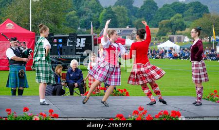 Danza delle Highland al Glenurquhart Highland Gathering and Games, Drumnadrochit Foto Stock