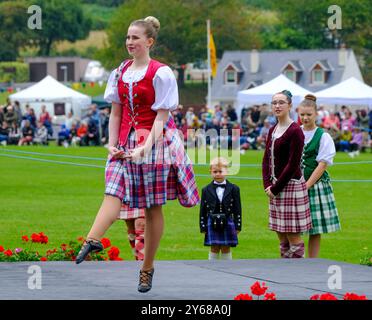 Danza delle Highland al Glenurquhart Highland Gathering and Games, Drumnadrochit Foto Stock