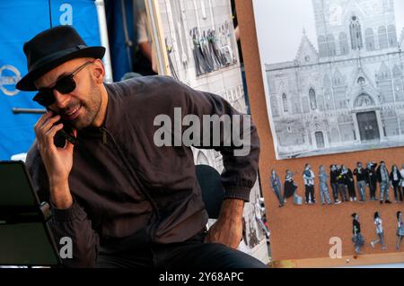 JR in scena per il progetto le Cronache di Napoli in Piazza Dante Foto Stock