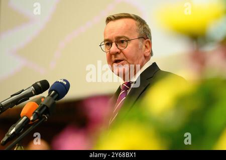 24 settembre 2024, bassa Sassonia, Göttingen: Boris Pistorius (SPD), Ministro federale della difesa, terrà un discorso di apertura al 29° Congresso DVPW a Georg-August-Universität Göttingen. Il congresso della German Political Science Association (DVPW) ha il motto "Politics in the PolyCrisis" e si svolge fino al 27 settembre 2024. Foto: Swen Pförtner/dpa Foto Stock