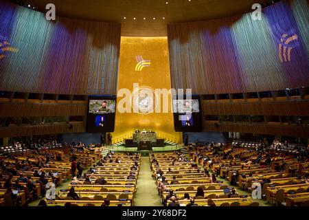 New York, Stati Uniti. 23 settembre 2024. Il presidente ucraino Volodymyr Zelenskyy, si rivolge alla sessione plenaria del Summit of the Future presso la sede delle Nazioni Unite, il 23 settembre 2024 a New York. Credito: Presidenza Ucraina/Ufficio stampa presidenziale ucraino/Alamy Live News Foto Stock