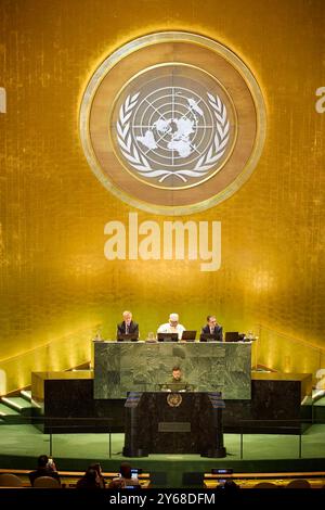 New York, Stati Uniti. 23 settembre 2024. Il presidente ucraino Volodymyr Zelenskyy, si rivolge alla sessione plenaria del Summit of the Future presso la sede delle Nazioni Unite, il 23 settembre 2024 a New York. Credito: Presidenza Ucraina/Ufficio stampa presidenziale ucraino/Alamy Live News Foto Stock