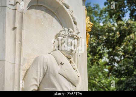 Ludwig van Beethoven, Beethoven-Haydn-Mozart-Denkmal, Tiergarten, Berlino, Deutschland *** Ludwig van Beethoven, Beethoven Haydn Mozart Monument, Tiergarten, Berlino, Germania Foto Stock