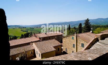 Borgo medievale di Montegemoli, provincia di Pisa, Toscana, Italia Foto Stock
