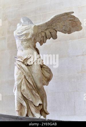 La Vittoria alata di Samotracia, scuola rodiana, periodo ellenistico, 190 a.C., II secolo a.C. Marble, Musée du Louvre, Parigi, Francia. Foto Stock