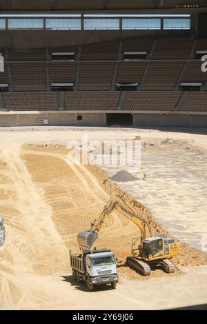 Siviglia, 14/08/2024. Lavora allo stadio la Cartuja per aumentare la capacità. Foto: JM Serrano. Archsev. Crediti: Album / Archivo ABC / Juan Manuel Serrano Becerra Foto Stock