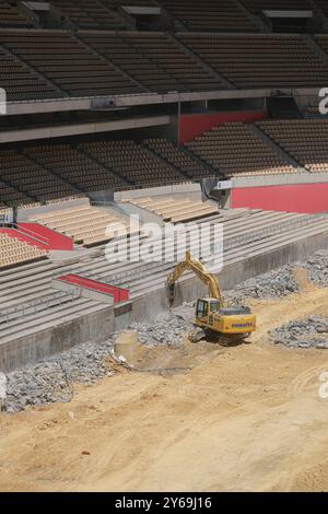 Siviglia, 14/08/2024. Lavora allo stadio la Cartuja per aumentare la capacità. Foto: JM Serrano. Archsev. Crediti: Album / Archivo ABC / Juan Manuel Serrano Becerra Foto Stock