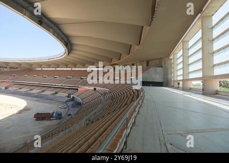 Siviglia, 14/08/2024. Lavora allo stadio la Cartuja per aumentare la capacità. Foto: JM Serrano. Archsev. Crediti: Album / Archivo ABC / Juan Manuel Serrano Becerra Foto Stock