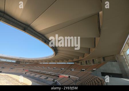 Siviglia, 14/08/2024. Lavora allo stadio la Cartuja per aumentare la capacità. Foto: JM Serrano. Archsev. Crediti: Album / Archivo ABC / Juan Manuel Serrano Becerra Foto Stock