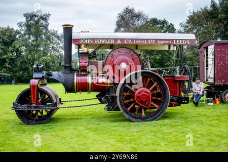 Un motore di trazione in mostra all'annuale Hartfield Village Fete, Hartfield, East Sussex, Regno Unito. Foto Stock