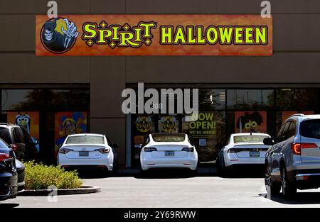 Las Vegas, Stati Uniti. 23 settembre 2024. LAS VEGAS, NEVADA - 23 SETTEMBRE: Una vista esterna di un negozio pop-up Spirit Halloween è visibile il 23 settembre 2024 a Las Vegas, Nevada. (Foto di Bryan Steffy/Sipa USA) credito: SIPA USA/Alamy Live News Foto Stock