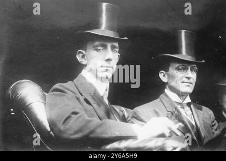 Principe Guglielmo di Svezia e H. Wilson. Ministro della Roumania, in carrozza, 1907, Glass negative, 1 negativo: Vetro; 5 x 7 poll. o più piccolo. Foto Stock