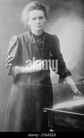 Mamma. Marie Curie, fotografia mostra la fisica, chimica e premio Nobel Marie Curie (1867-1934)., Glass negative, 1 negativo: Vetro; 5 x 7 pollici. o più piccolo. Foto Stock