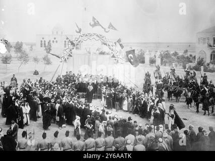 Negoziati turchi con gli arabi, foto mostra l'apertura ufficiale di Beersheba (Israele) da parte del governo turco ottomano prima della prima guerra mondiale, tra il 1900 e il 1915, Glass negative, 1 negativo: Vetro; 5 x 7 pollici. o più piccolo. Foto Stock