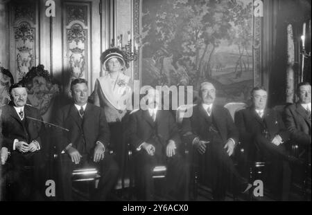 I proprietari delle squadre della National League includono Gary Herrmann, Charles Ebbets e Mrs. Helene Robison Britton (baseball), 1913, Baseball, Glass negative, 1 negativo: Vetro; 5 x 7 poll. o più piccolo. Foto Stock