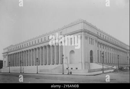 Il nuovo ufficio postale di N.Y., la fotografia mostra il Pennsylvania Terminal Post Office (General Post Office Building), ora chiamato James A. Farley Building, situato al 421 Eighth Avenue, New York City., tra CA. 1912 e CA. 1915, Glass negatives, 1 negativo: Vetro; 5 x 7 pollici. o più piccolo. Foto Stock