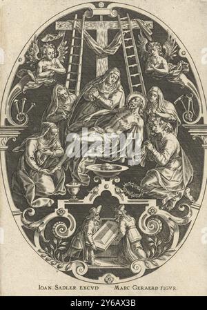 Lamentazione di Cristo, passione di Cristo (titolo della serie), Passio verbigenae quae nostra redemptio Christi (titolo della serie), Cristo è pianto da Maria e da altre quattro donne dopo la discesa dalla croce. In piedi ovale con ornamento. In primo piano due uomini chiudono la tomba con il cadavere di Cristo. L'undicesima stampa di una serie di tredici parti di stampe ornamentali sulla passione di Cristo. Stampa, tipografo: Johann Sadeler (i), dopo aver disegnato da: Marcus Gheeraerts (i), (menzionato sull'oggetto), editore: Johann Sadeler (i), (menzionato sull'oggetto), sconosciuto, 1560 - 1600, carta, incisione, heig Foto Stock