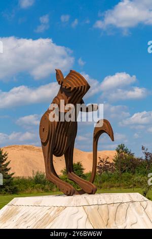 National Memorial Arboretum, sito della commemorazione nazionale ad Alrewas, vicino a Lichfield, Staffordshire, Regno Unito a luglio - Desert Rats Memorial Foto Stock