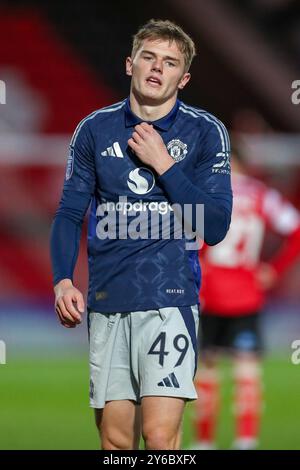 Doncaster, Inghilterra, Regno Unito il 24 settembre 2024. Il centrocampista del Manchester United U21 Ethan Ennis (49) durante la partita del Doncaster Rovers FC contro Bristol Street Motors del Manchester United FC U21 all'Eco-Power Stadium di Doncaster, Inghilterra, Regno Unito il 24 settembre 2024 Credit: Every Second Media/Alamy Live News Foto Stock